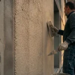Crépi ou enduit extérieur : mur de façade en finition