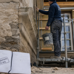 Nouvelle loi ravalement de façade : façade sur échafaudage et isolation thermique